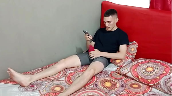 Madrastra caliente entra a mi habitacion para que le follara su grandioso coño HISTORIA COMPLETA