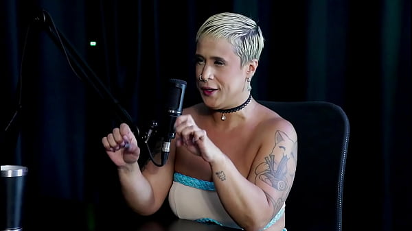 Tem um público misto, é MILF, pegou um que brochou e já passou muita raiva, por isso escolhe suas batalhas – Just Joana (WATCH ON: SHEER/RED)