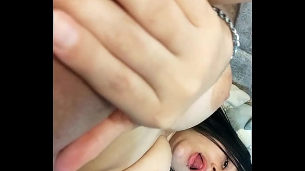 ASRM con jugos vaginales- Latina con tetas grandes se masturba