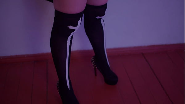 Lecherous girl pegging her male’s and gets cum.