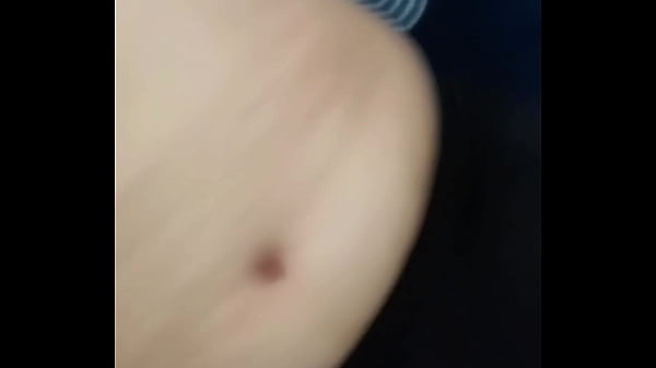 Milf comes to visit me so I can play with her belly button